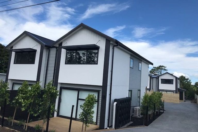 Photo of property in 109c Hobsonville Road, West Harbour, Auckland, 0618