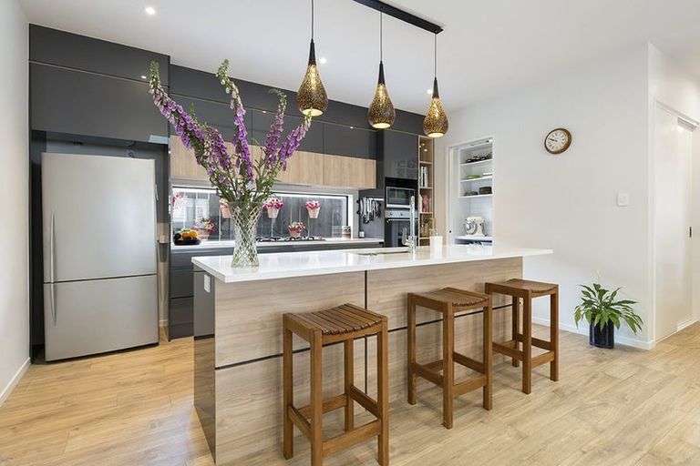 Photo of property in 29 Papa Orchard Drive, Kumeu, 0810