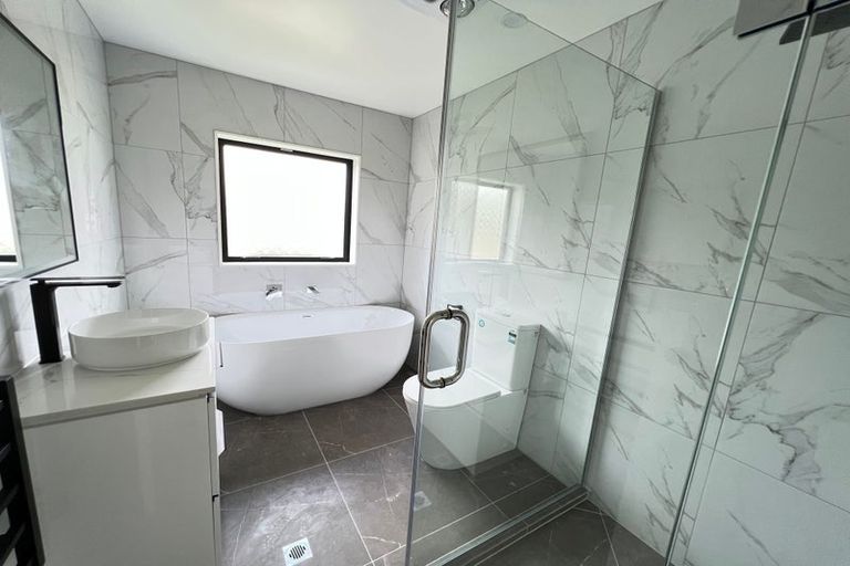 Photo of property in 84b Mountain Road, Mangere Bridge, Auckland, 2022