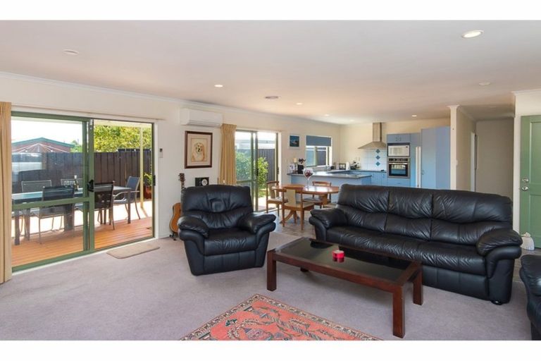 Photo of property in 10a Howden Street, Waiuku, 2123