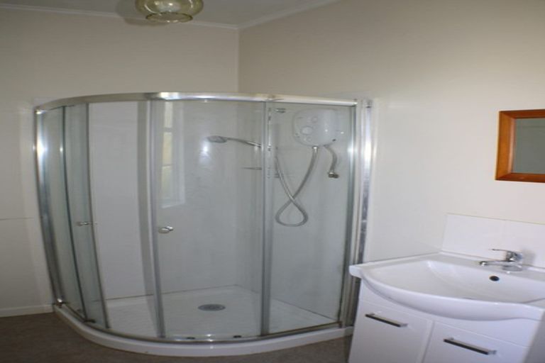 Photo of property in 11 Coopers Road, Dallington, Christchurch, 8061