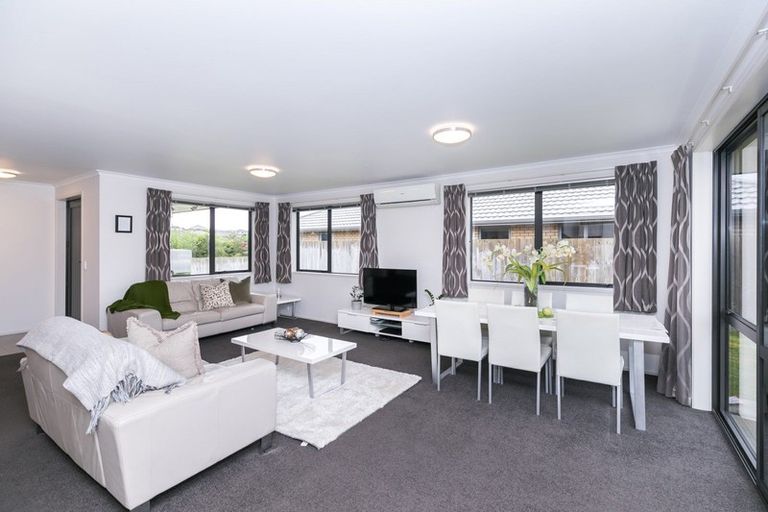 Photo of property in 8 Max Landing, Grandview Heights, Hamilton, 3200