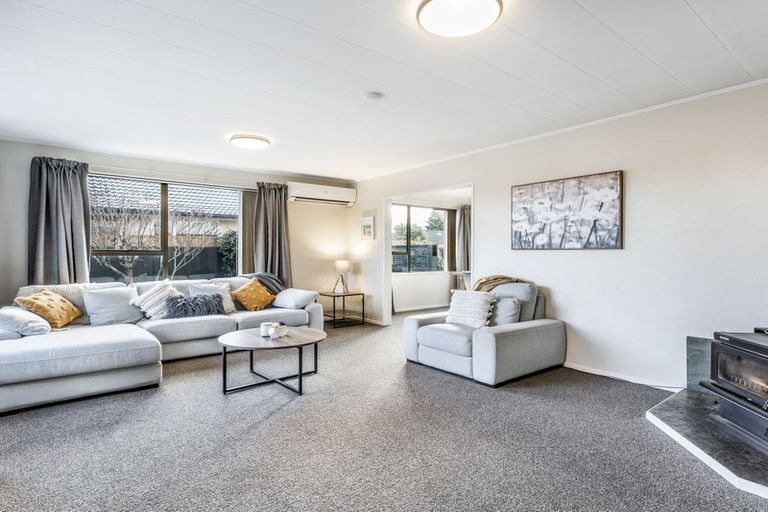 Photo of property in 2 Kent Place, Mosgiel, 9024