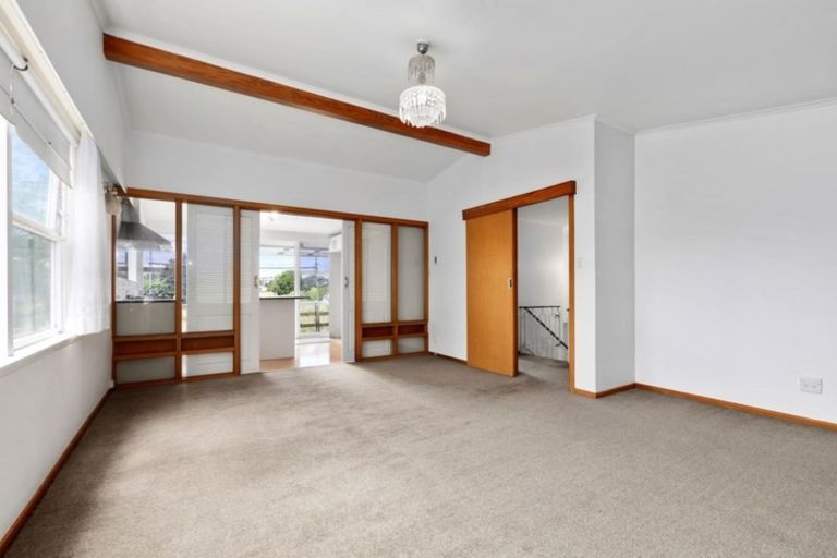 Photo of property in 5 Tiber Road, Forrest Hill, Auckland, 0620
