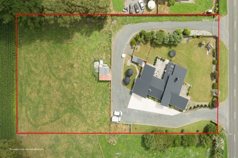 Photo of property in 51 Waikawa Beach Road, Manakau, Levin, 5573