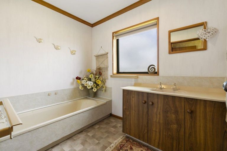 Photo of property in 12 Muricata Avenue, Mount Maunganui, 3116