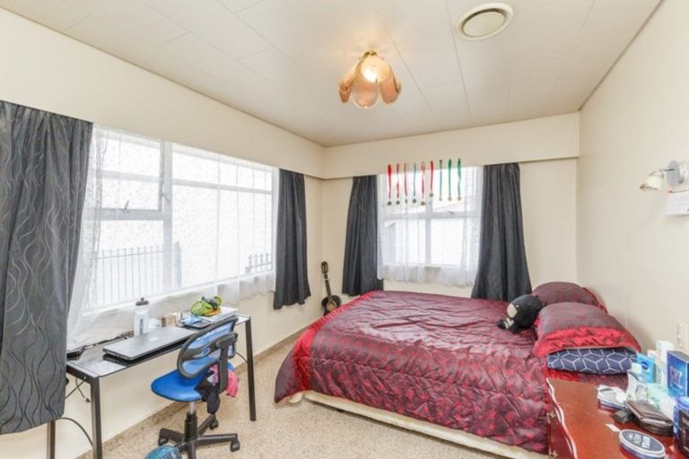 Photo of property in 19 Terry Crescent, Milson, Palmerston North, 4414
