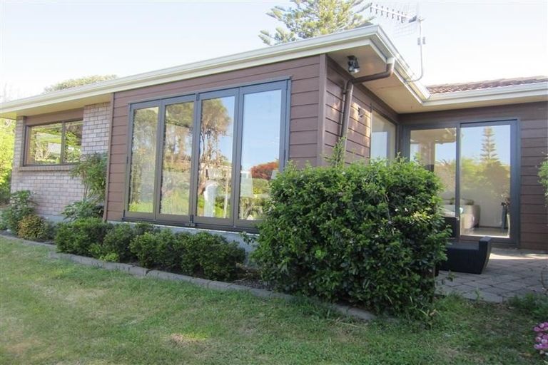 Photo of property in 10 Arthur Street, Paraparaumu Beach, Paraparaumu, 5032