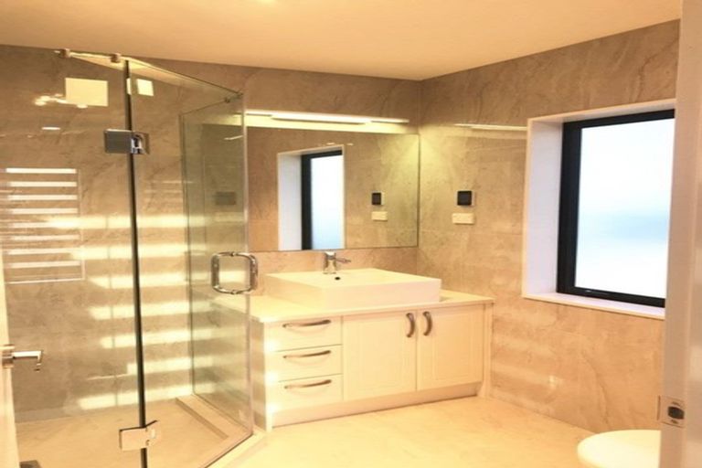 Photo of property in 8 Drover Close, Flat Bush, Auckland, 2019