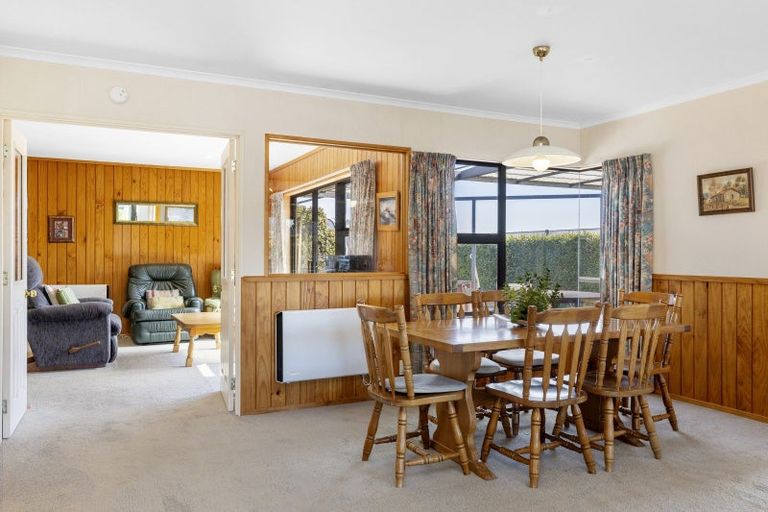 Photo of property in 14 Fairview Terrace, Waipahihi, Taupo, 3330