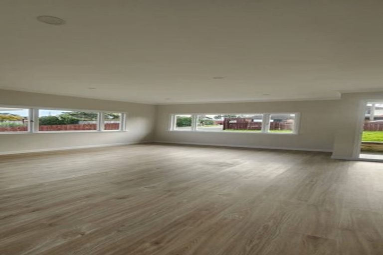 Photo of property in 5 Lane Road, Weymouth, Auckland, 2103