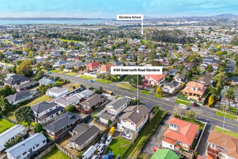 Photo of property in 4184 Great North Road, Glendene, Auckland, 0602