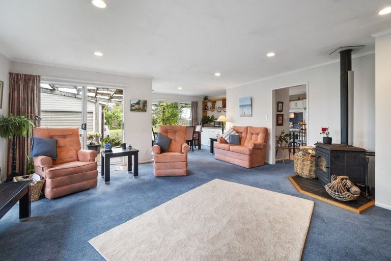 Photo of property in 1960 Parewanui Road, Parewanui, Bulls, 4894