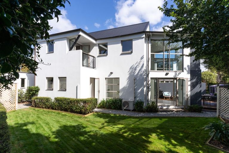 Photo of property in 2/37 Poynder Avenue, Merivale, Christchurch, 8014