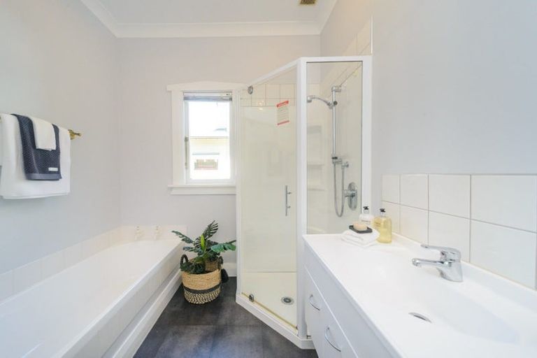 Photo of property in 35 Florence Avenue, Palmerston North, 4414