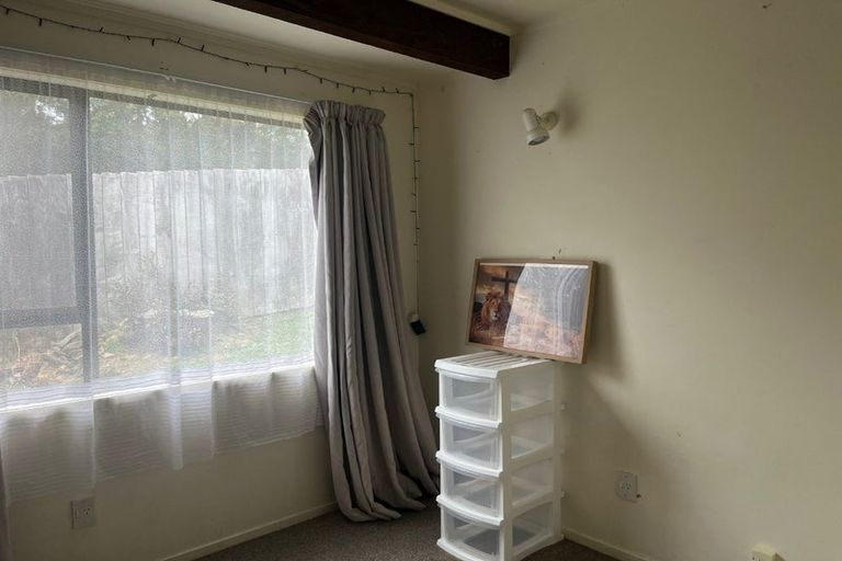 Photo of property in 2/4 Lyons Avenue, Murrays Bay, Auckland, 0630