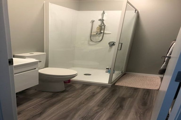 Photo of property in 23 Batchelor Street, Newlands, Wellington, 6037