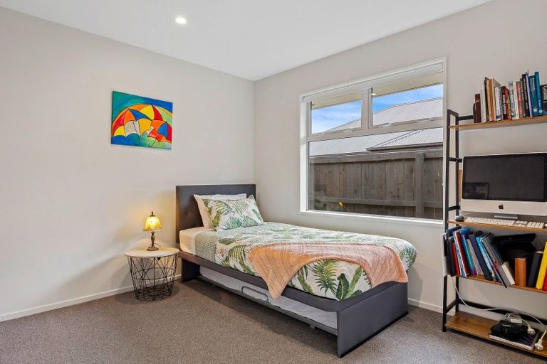 Photo of property in 33 Valour Drive, Rangiora, 7400