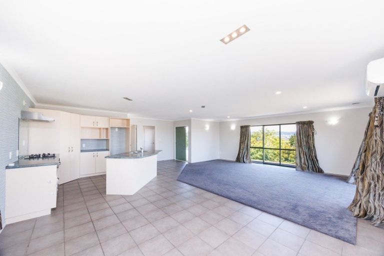 Photo of property in 24 Lydia Place, Kelvin Grove, Palmerston North, 4414
