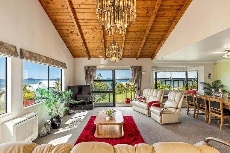 Photo of property in 16 Kahurangi Place, Snells Beach, 0920