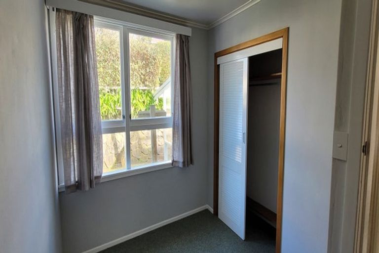 Photo of property in 8 Kitchener Terrace, Moturoa, New Plymouth, 4310