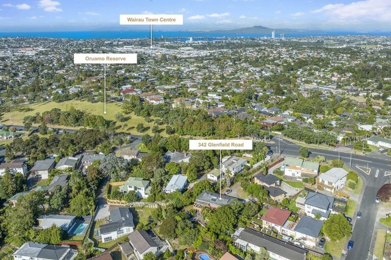 Photo of property in 342 Glenfield Road, Glenfield, Auckland, 0629