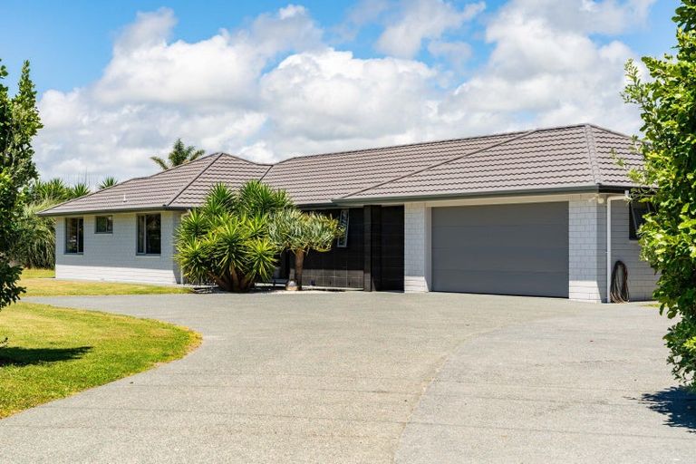 Photo of property in 70 Jack Boyd Drive, Mangawhai Heads, Kaiwaka, 0573