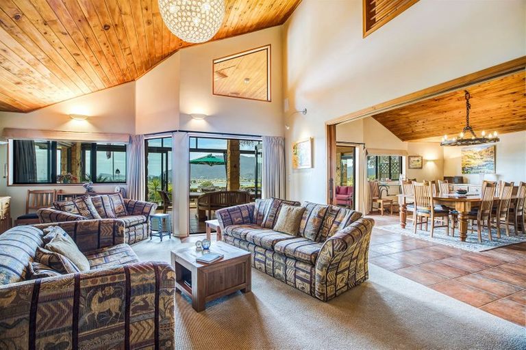 Photo of property in 8 Rewa Rewa Valley, Tairua, 3508