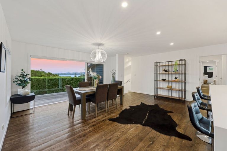 Photo of property in 24 Judkins Crescent, Cockle Bay, Auckland, 2014