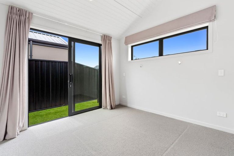 Photo of property in 16 Gillespie Street, Lake Hawea, 9382