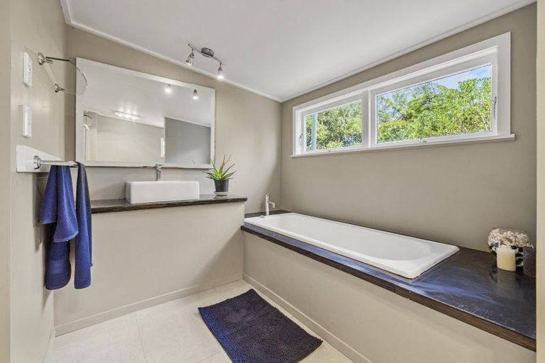 Photo of property in 98a Houchen Road, Raglan, 3295