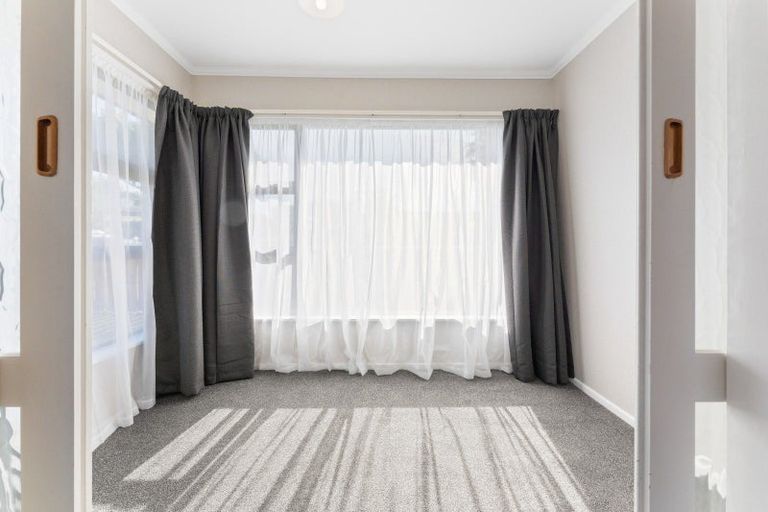 Photo of property in 128 Winchester Street, Levin, 5510