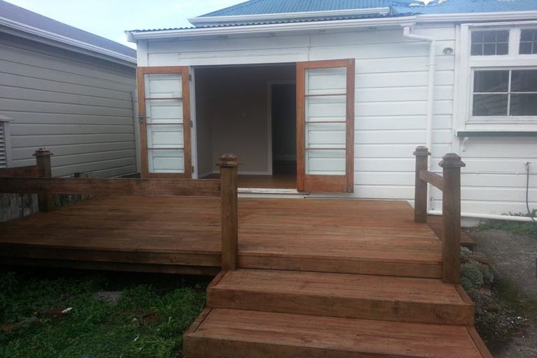 Photo of property in 242 Rintoul Street, Berhampore, Wellington, 6023