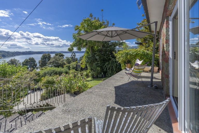 Photo of property in 15 Opou Road, Titirangi, Auckland, 0604