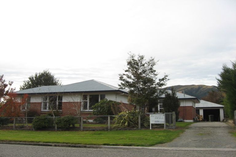 Photo of property in 2 Lincoln Street, Tapanui, 9522