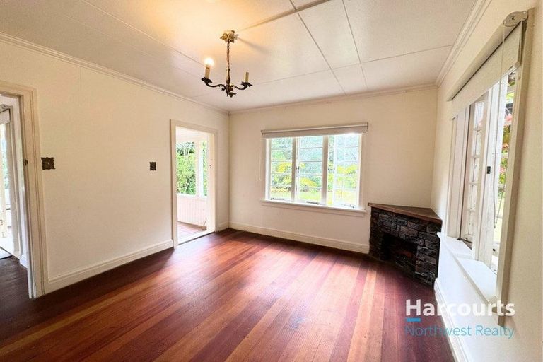 Photo of property in 86 Tawa Road, Kumeu, 0891
