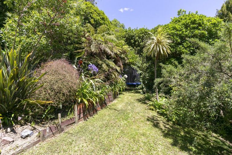 Photo of property in 6 Travers Street, Vogeltown, Wellington, 6021