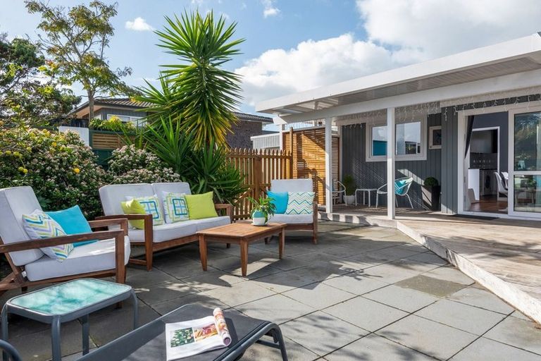 Photo of property in 4 Birman Close, Half Moon Bay, Auckland, 2012