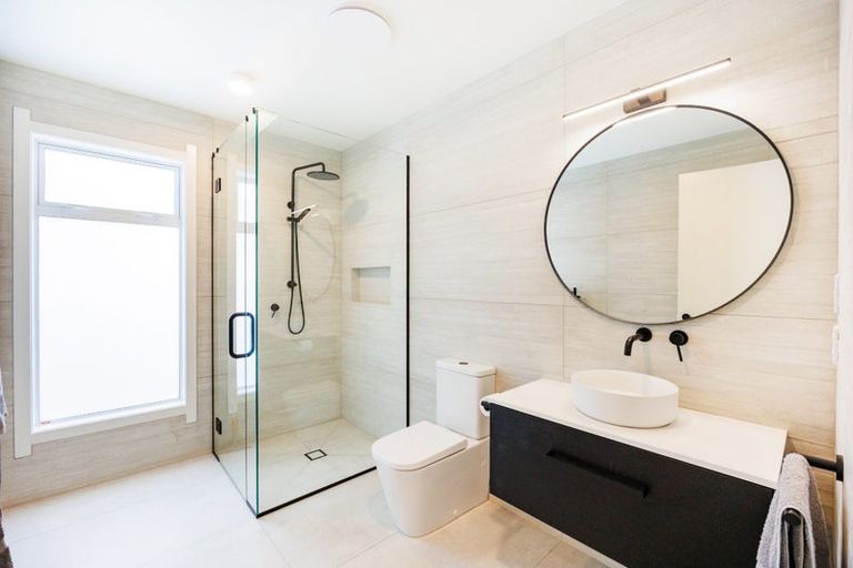 Photo of property in 48 Memorial Drive, Hokowhitu, Palmerston North, 4410