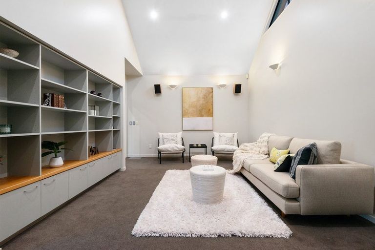 Photo of property in 105 Gladstone Road South, Dalmore, Dunedin, 9010