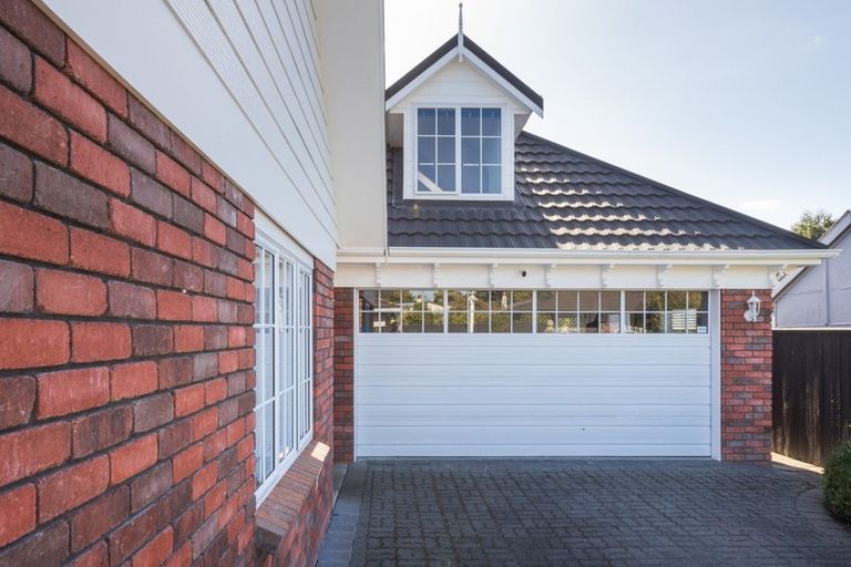 Photo of property in 6 Nicolas Lane, West End, Palmerston North, 4410