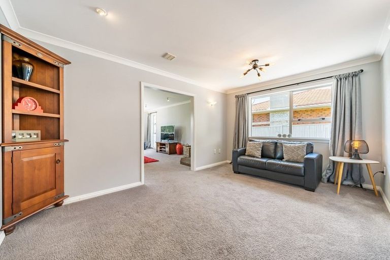 Photo of property in 77 Sunbrae Drive, Silverstream, Upper Hutt, 5019