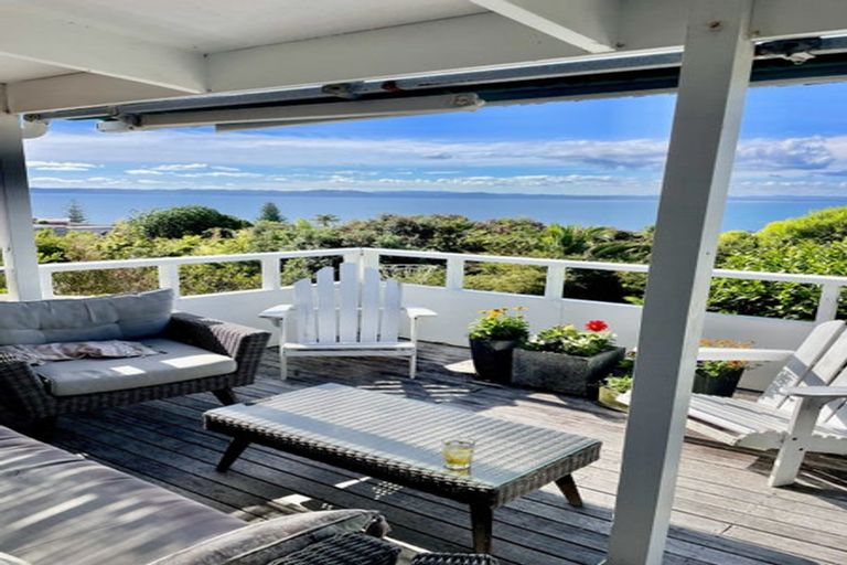 Photo of property in 1322 Whangaparaoa Road, Army Bay, Whangaparaoa, 0930