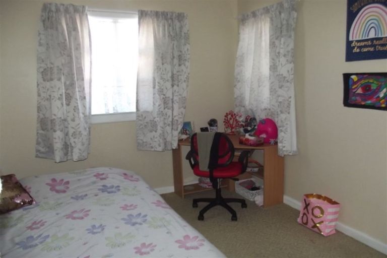 Photo of property in 70 Shearman Street, Waimate, 7924