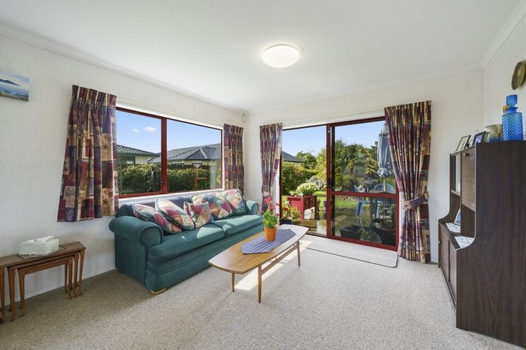 Photo of property in 15 San Priamo Place, Paraparaumu Beach, Paraparaumu, 5032