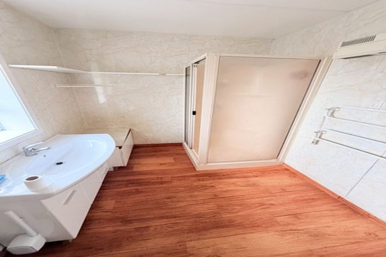 Photo of property in 8 Nyoli Street, Northcote, Christchurch, 8052