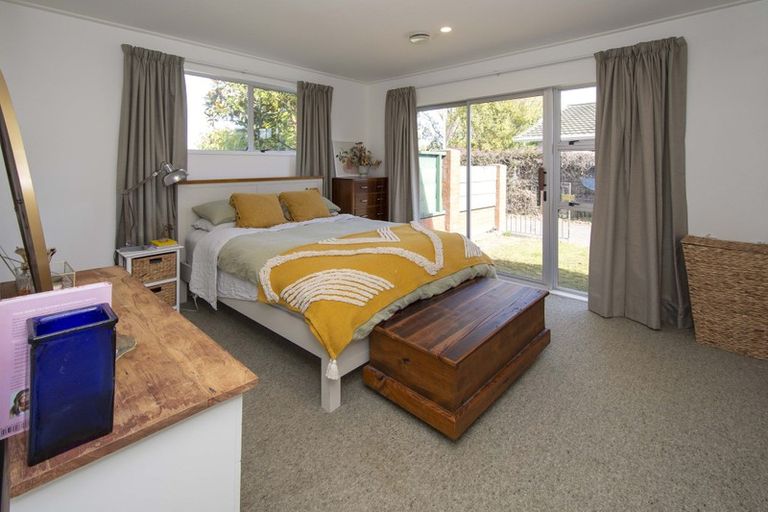 Photo of property in 120 Lake Terrace Road, Burwood, Christchurch, 8061