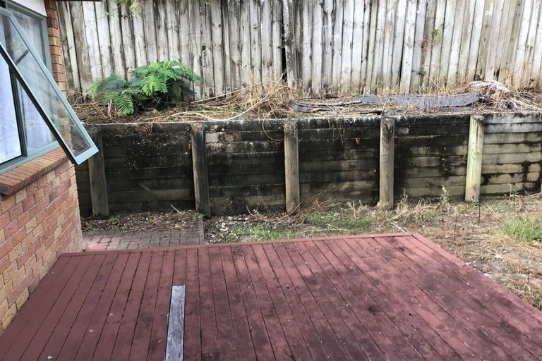 Photo of property in 101a Royal Road, Massey, Auckland, 0614