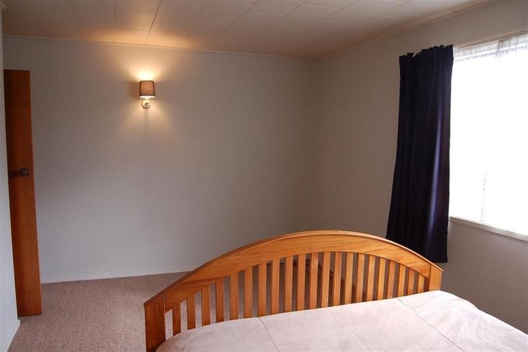 Photo of property in 2/701 Saint Aubyn, Saint Leonards, Hastings, 4120