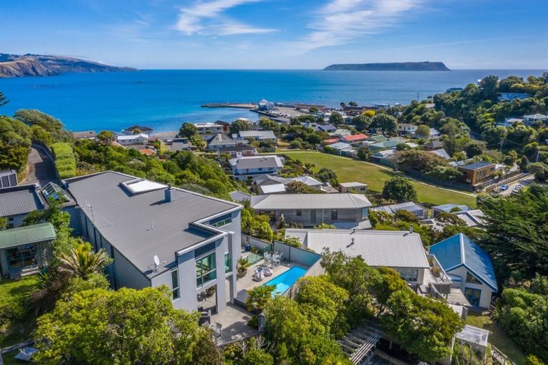 Photo of property in 32 Roys Road, Plimmerton, Porirua, 5026
